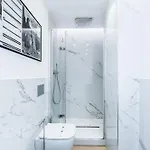 - Duomo And Navigli, Bright With Balcony Appartement