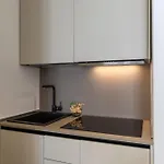 - Duomo And Navigli, Bright With Balcony Appartement