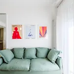 - Duomo And Navigli, Bright With Balcony Appartement