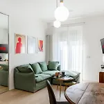 Appartement - Duomo And Navigli, Bright With Balcony Milaan