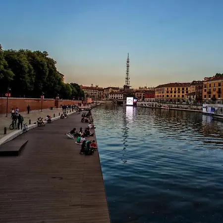 - Duomo And Navigli, Bright With Balcony شقة ميلان
