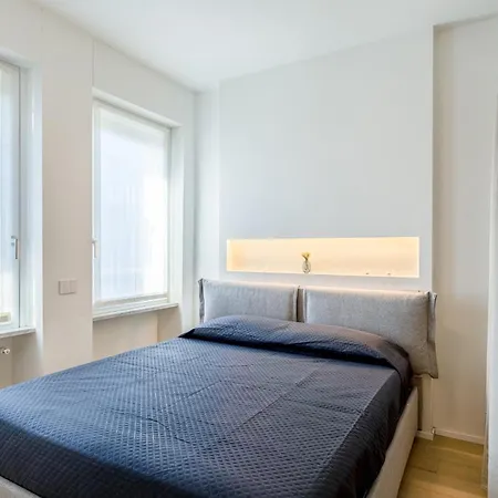 - Duomo And Navigli, Bright With Balcony شقة *