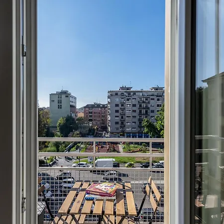- Duomo And Navigli, Bright With Balcony * ميلان
