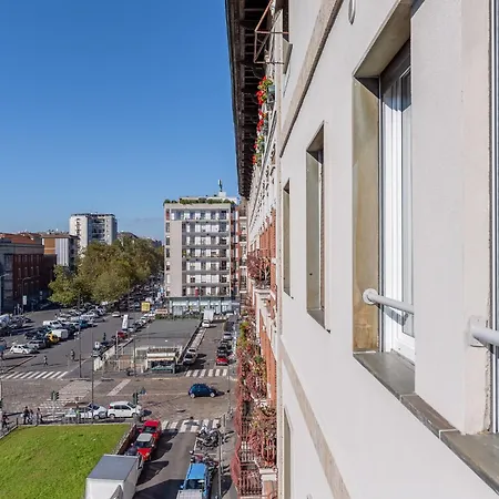 - Duomo And Navigli, Bright With Balcony *