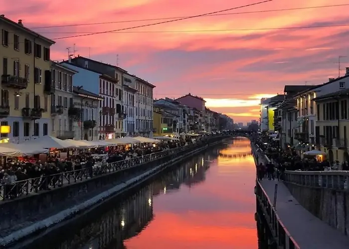 - Duomo And Navigli, Bright With Balcony Appartement *