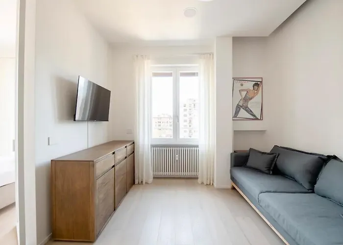 Appartement - Duomo And Navigli, Bright With Balcony