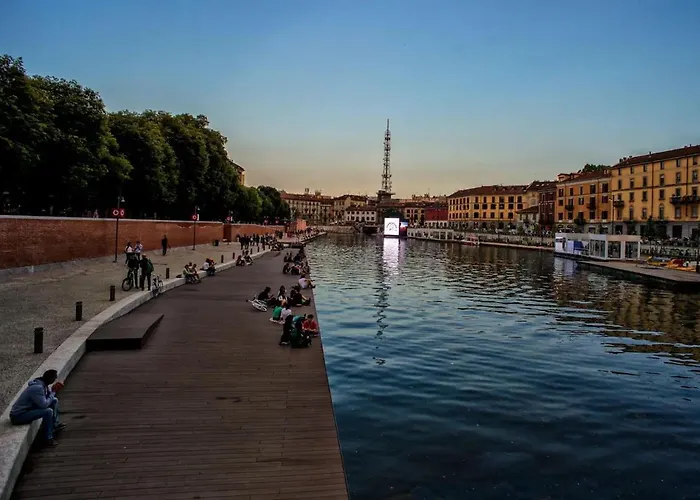 - Duomo And Navigli, Bright With Balcony Appartement Milan