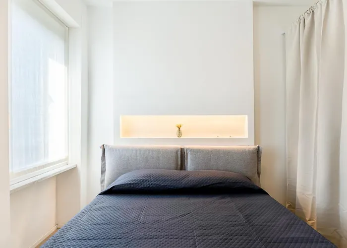 - Duomo And Navigli, Bright With Balcony Appartement *